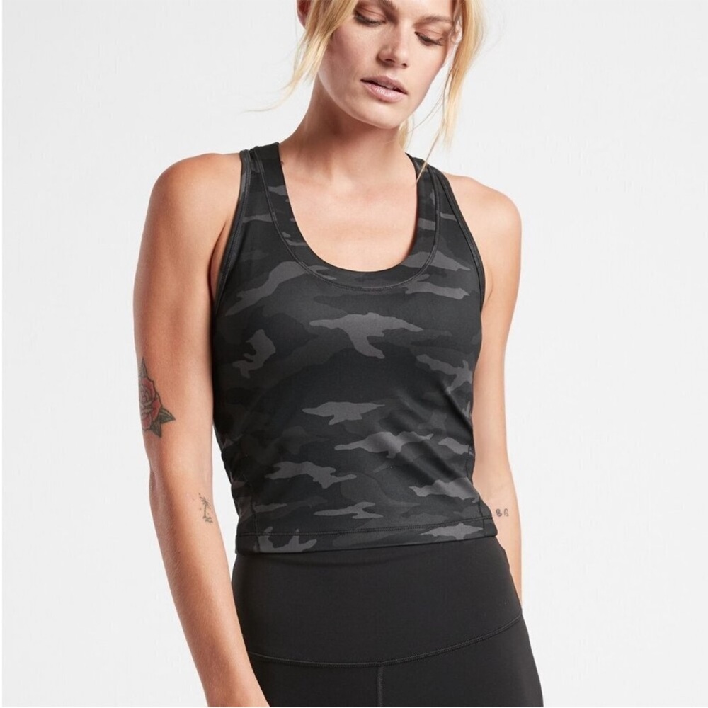 Athleta Shanti Camo Crop Tank - M Black Camo